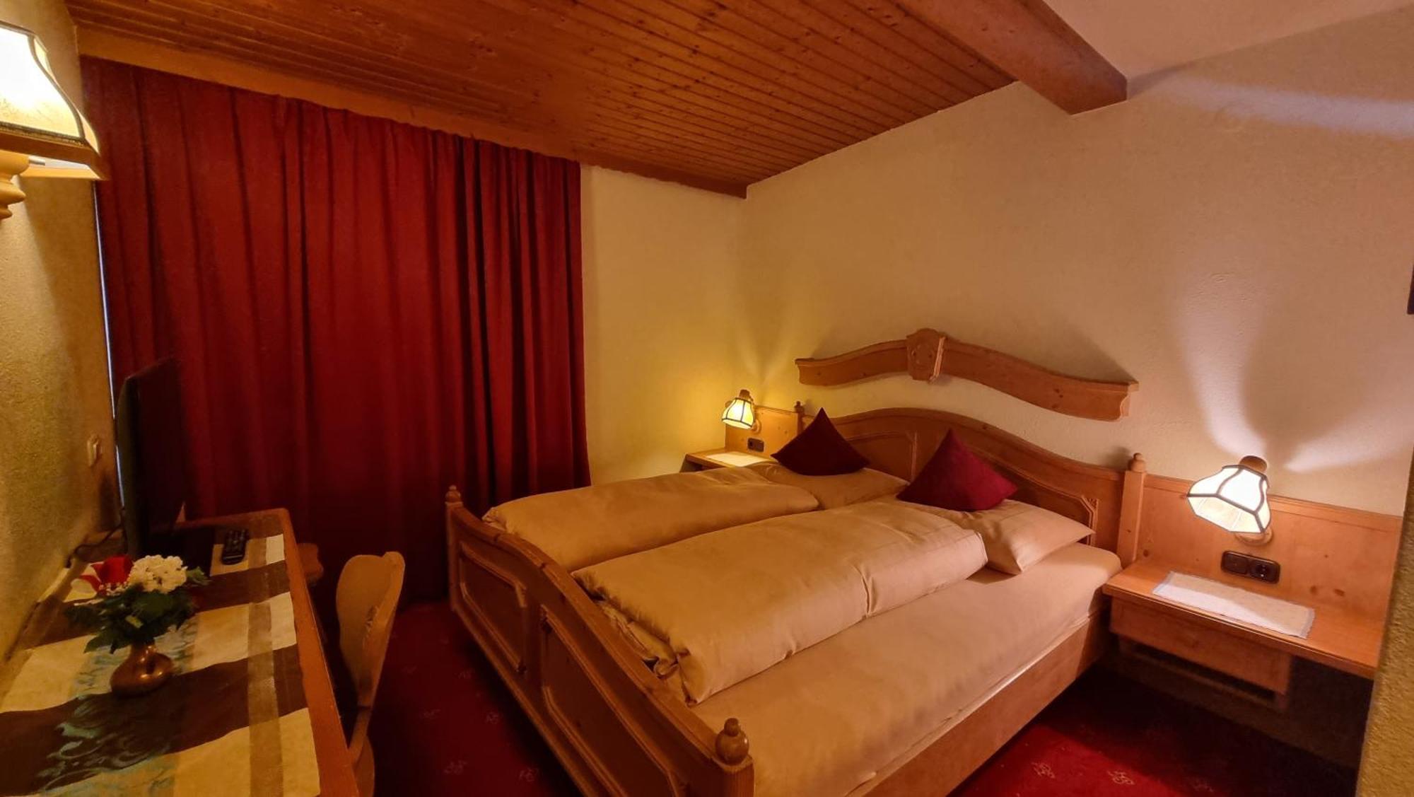 Hotel Garni Friedheim Sankt Anton am Arlberg Szoba fotó